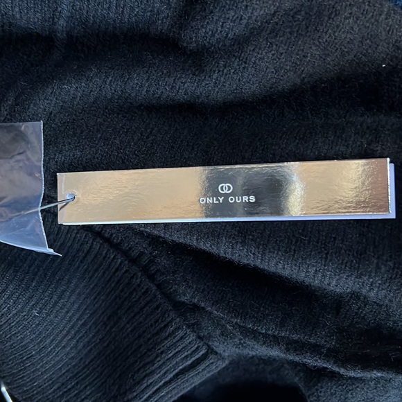 MOVING sale! Bloomingdale’s Aqua 100% cashmere turtleneck - Picture 4 of 7